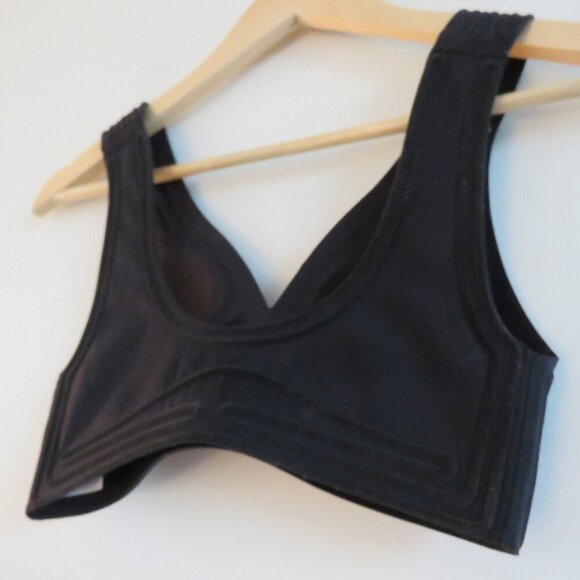 LULULEMON Get in Line Bra *Light Support, A/B Cups Black / Black - Size 2 - Picture 11 of 12